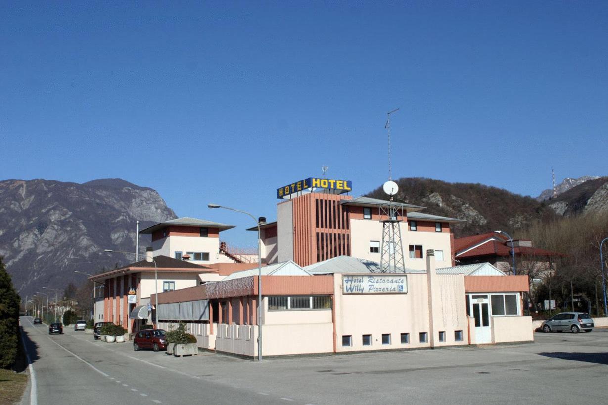 גמונה דל פריולי Hotel Willy מראה חיצוני תמונה