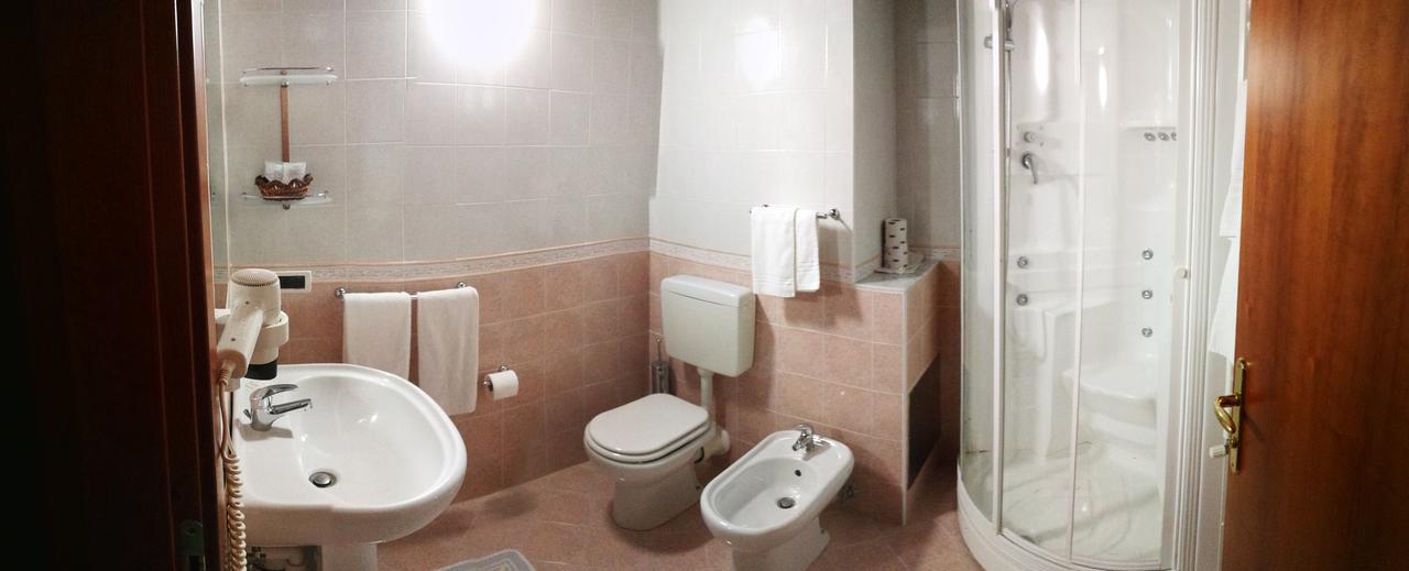 גמונה דל פריולי Hotel Willy מראה חיצוני תמונה